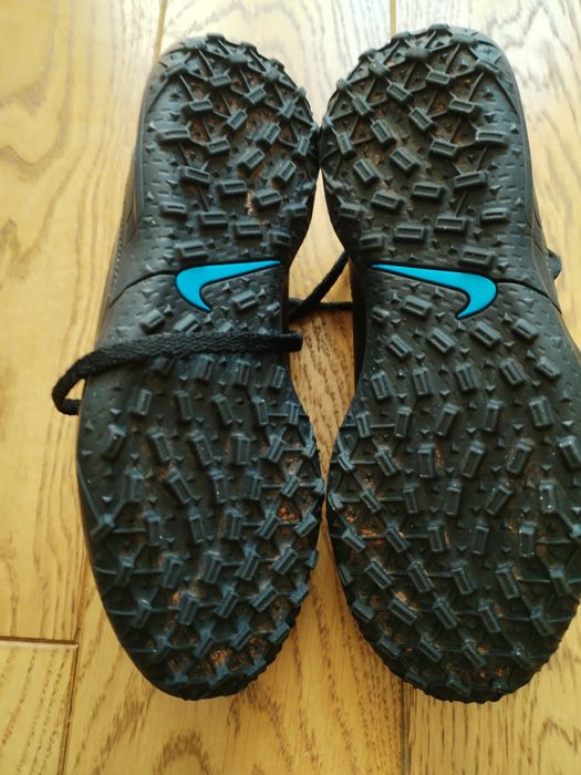 Продавам детски спортни обувки Nike