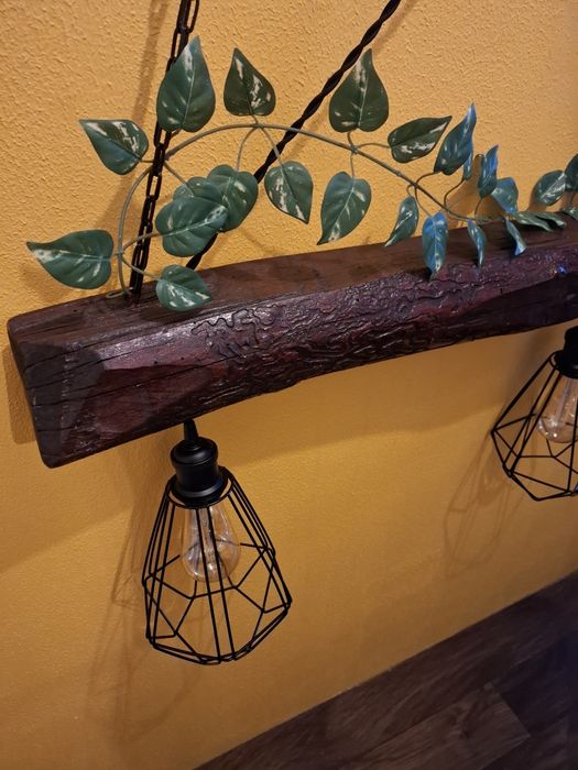 Ръчно изработена лампа от 70- годишна дървена греда