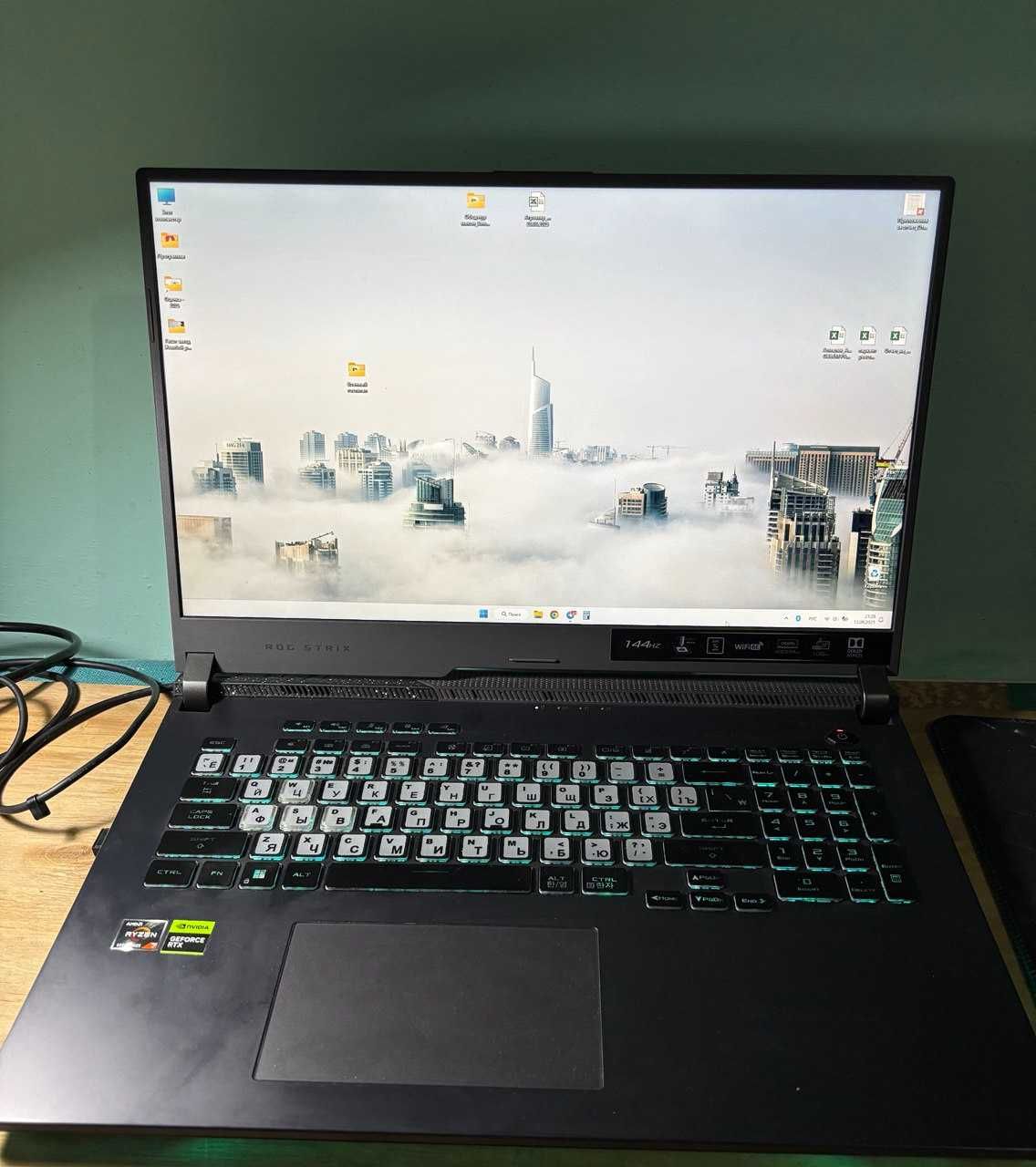 Asus ROG Strix G713