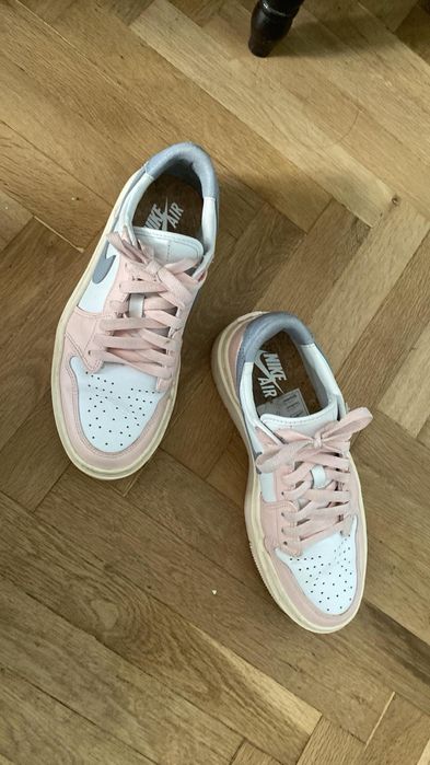 Nike обувки розови