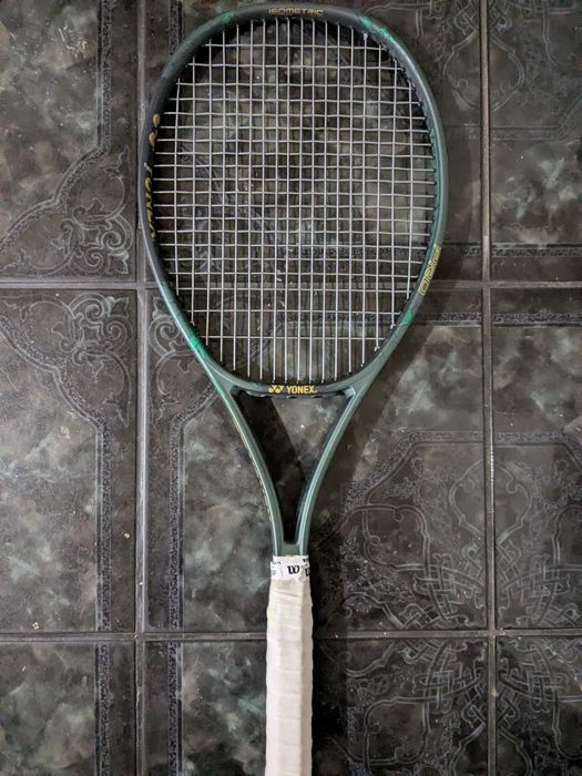 Racheta Yonex Vcore Pro 97 HD grip 3