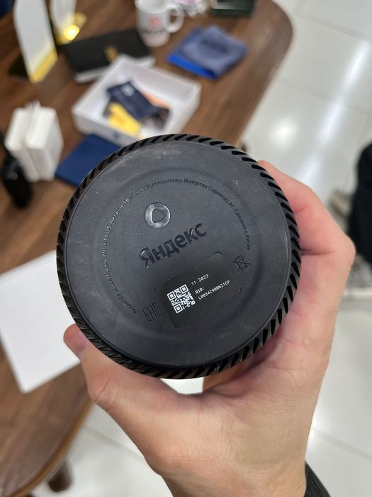 Умная колонка Яндекс Станция Сатилади