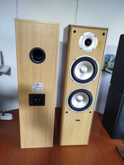 Boxe Eltax model: Century, fara plase de protectie si o inalta defecta