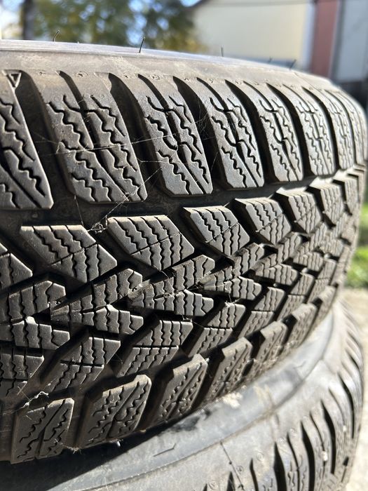 Jenti tabla cu 4 anvelope de iarna 195/65/15 Dunlop Winter Response2