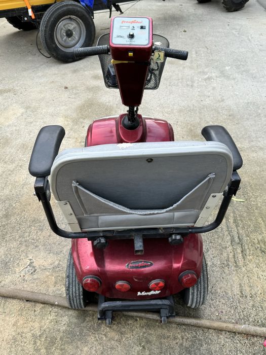 Scooter electric pentru persoane cu dezabilitati