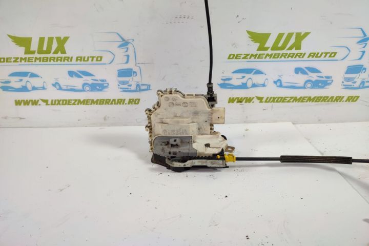 Incuietoare broasca usa dreapta spate 8x0839016 Audi A1 8X  [din 2010 pana  2014] seria
