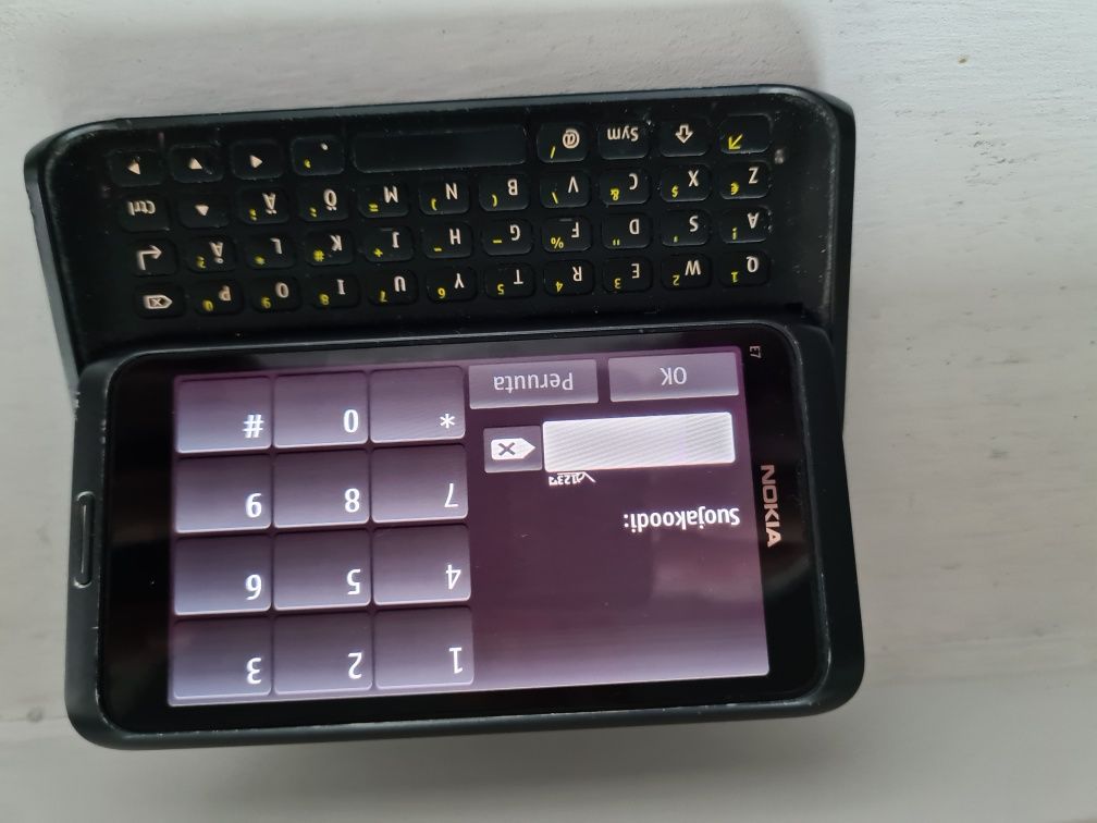 E 7 Symbian nokia