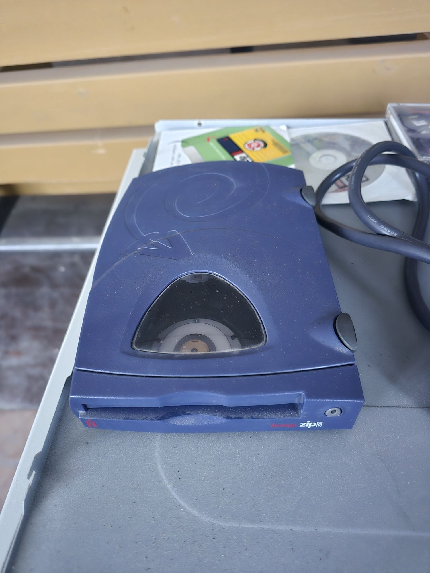 Внешний накопитель Iomega Zip Drive