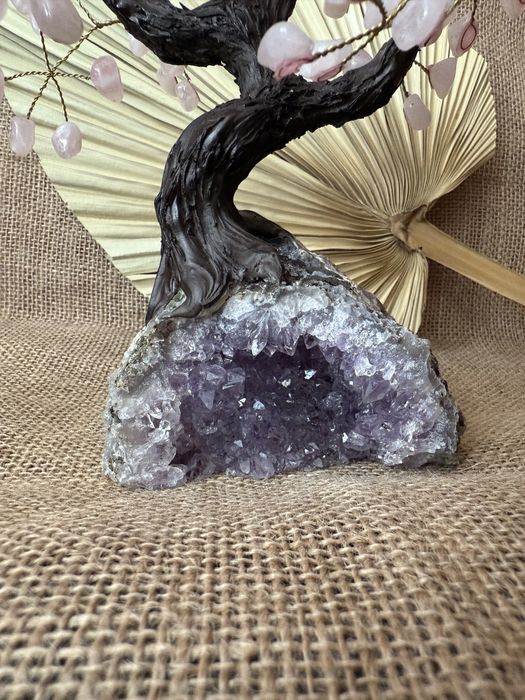 Дърво с основа аметист и розов кварц, цитрон или аметист в короната