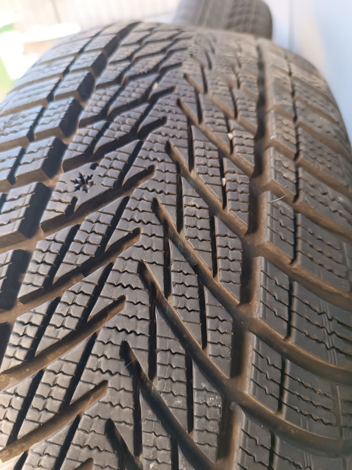 Зимни гуми Goodyear 205 50 17-2 бр.