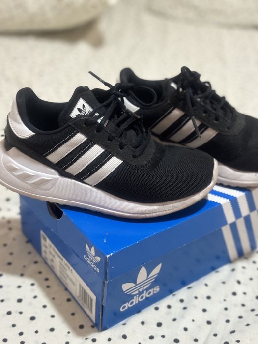 Adidasi adidas marimea 30