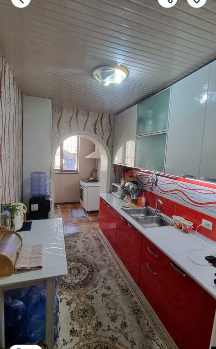 Юунусобод 18 квартал 4/4/4 уй сотилади 77 серия