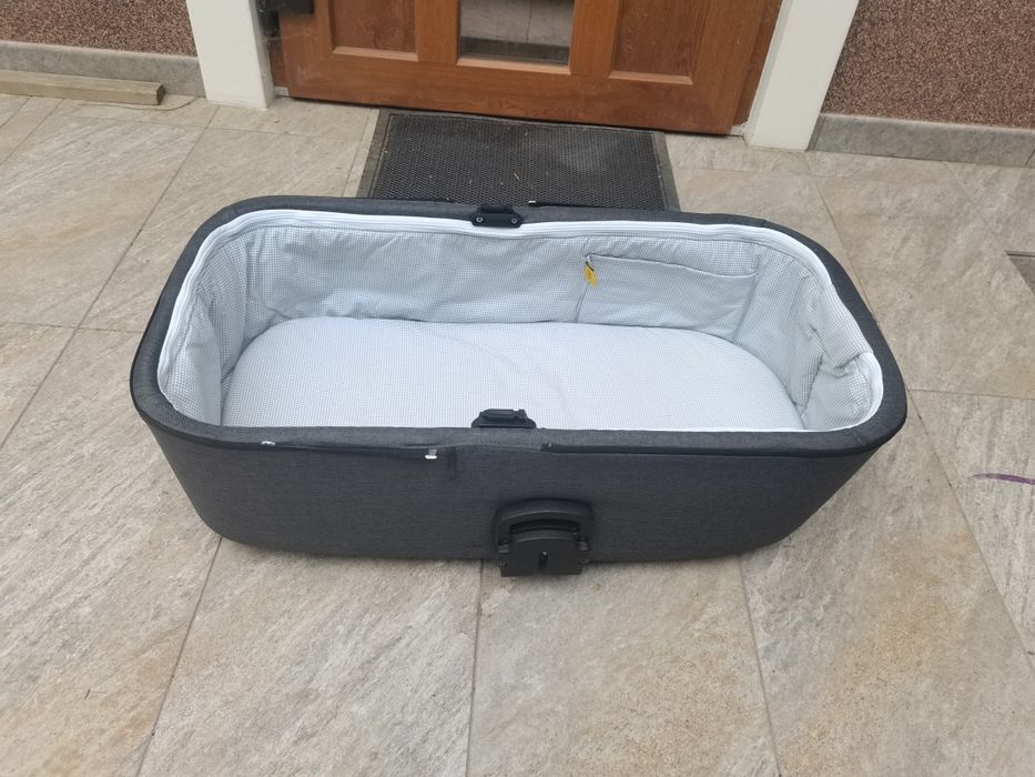 Vând cărucior Expander Exeo gri inchis/gri deschis/negru unisex