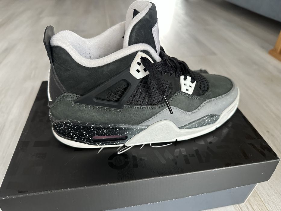 Adidasi Air Jordan 4 retro