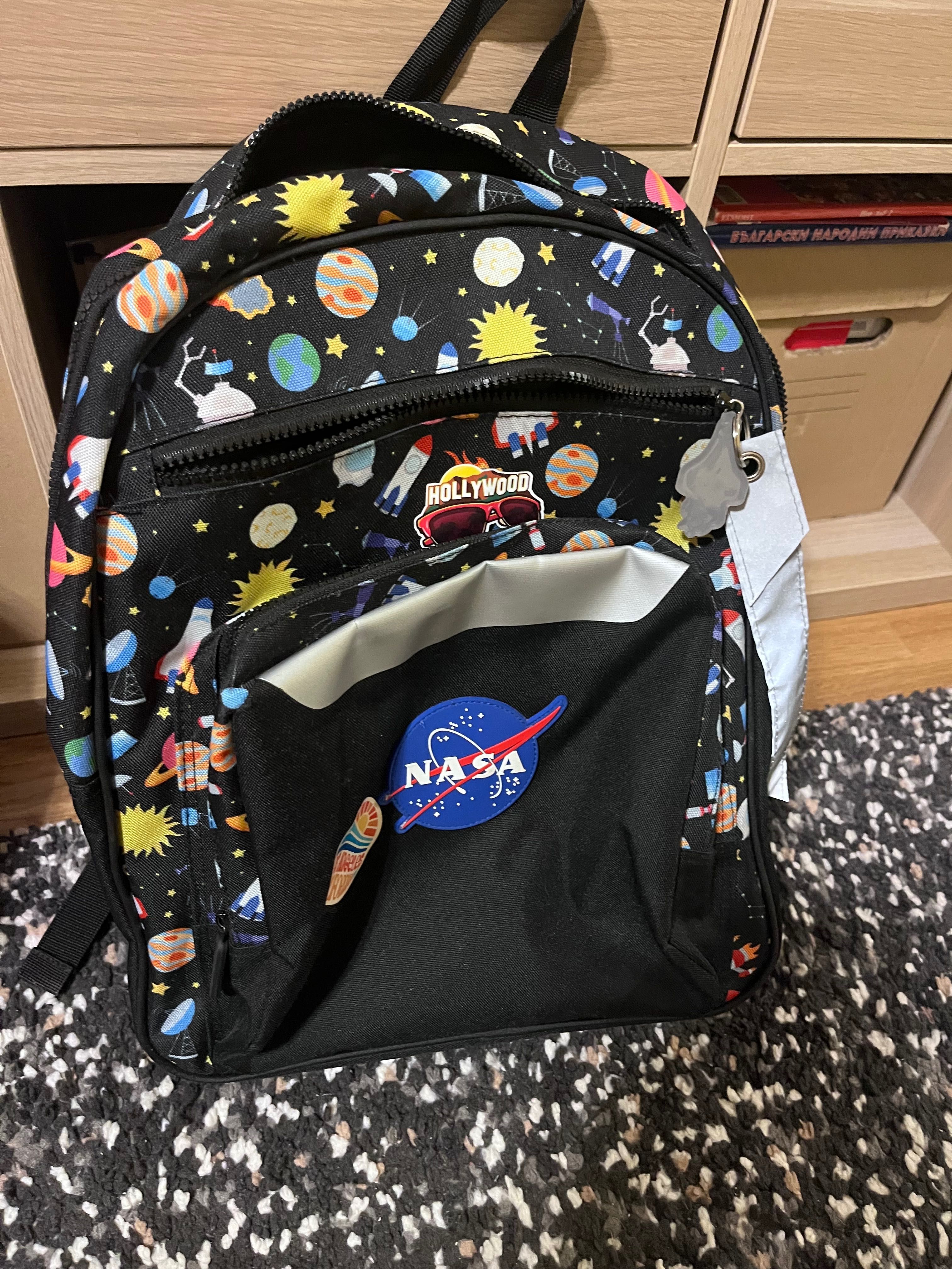 Нови NASA ученическа раница с удобен несесер