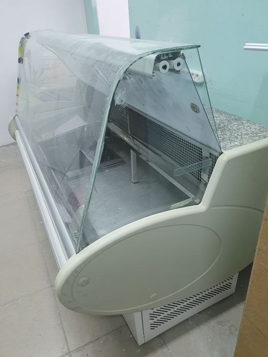 Холодильник витринный