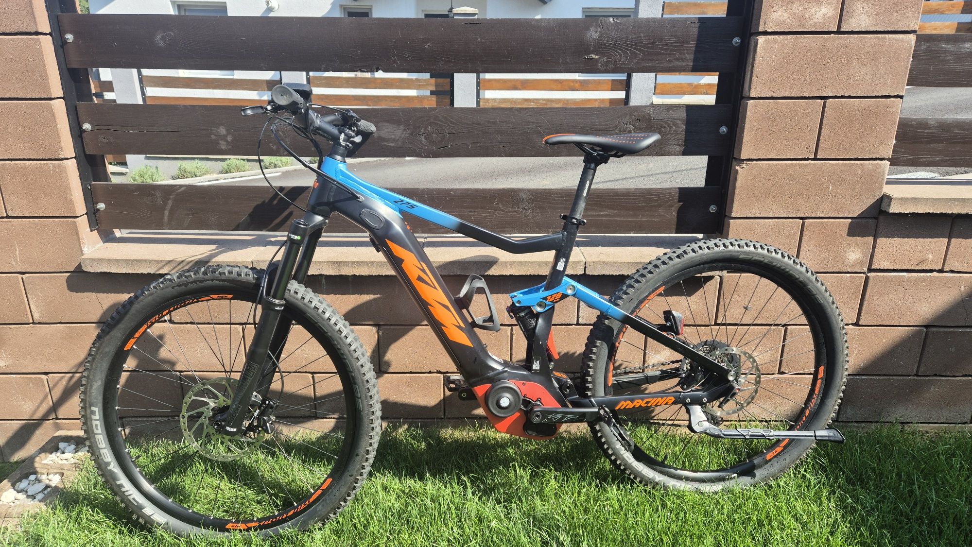 Bicicleta electrica KTM Macina Lycan 275 full suspension