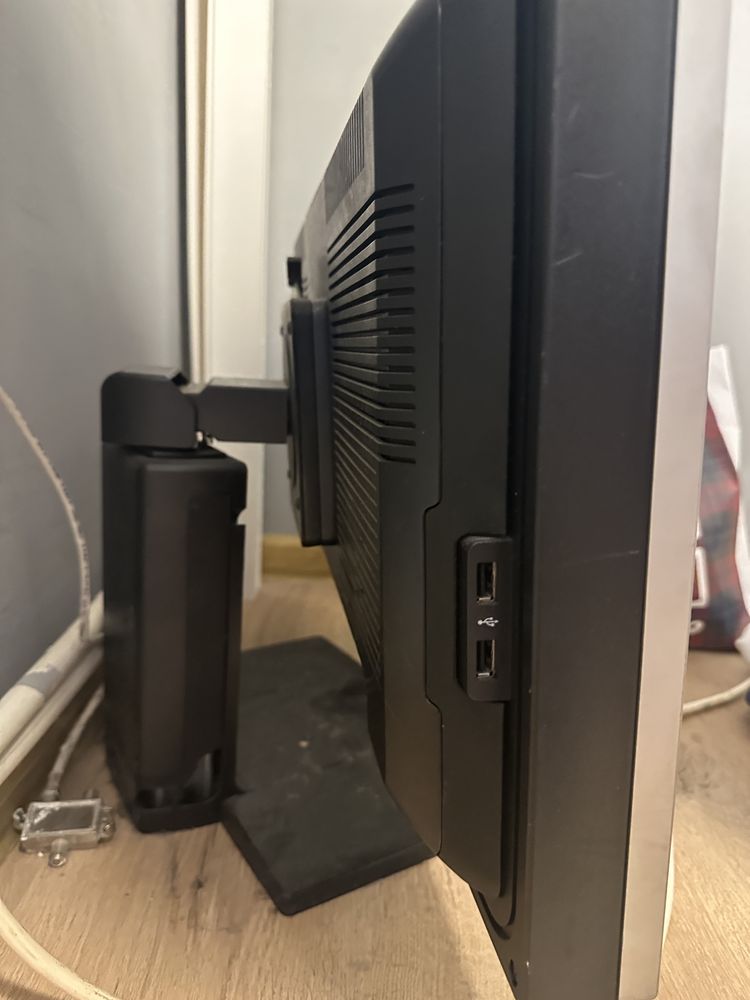 Монитор за компютър HP