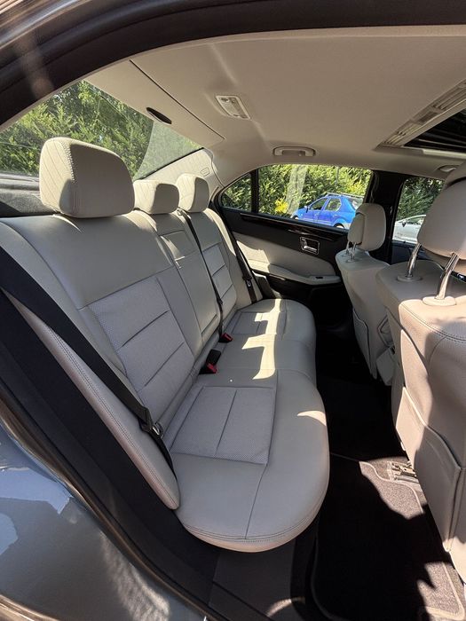 Mercedes E-Class w212 VÂND SAU SCHIMB