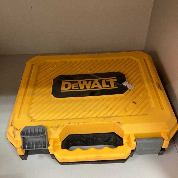 Шуруповерт DEWALT / sk150682