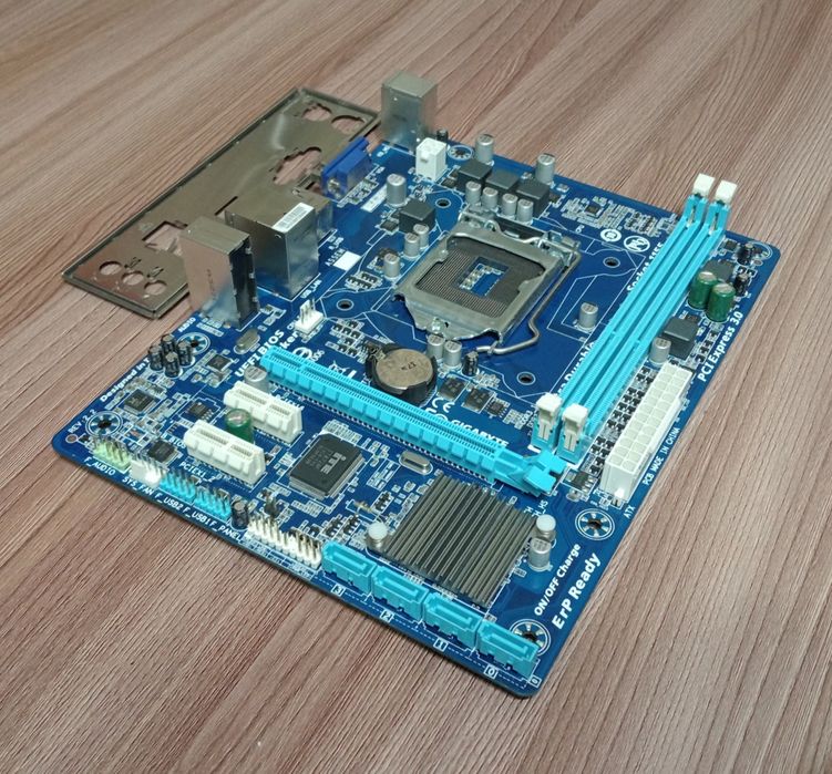 Gigabyte GA-H61M-S1 (10 штук)