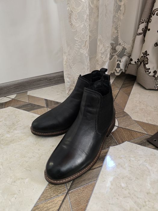 Ghete din piele scurte