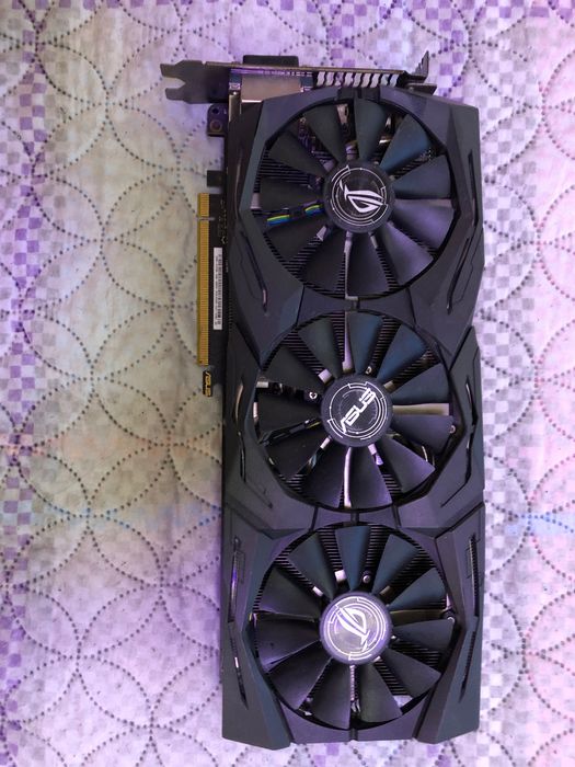 Продавам видео карта 1080 8 гб