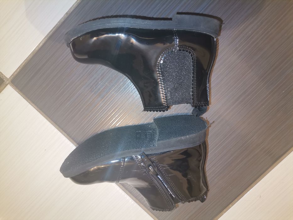 Ghete Chelsea H&M piele lacuita