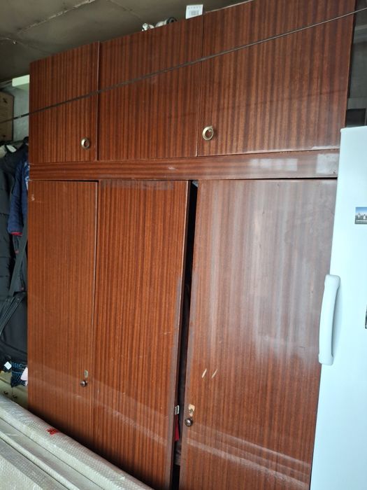 Отдам шифоньер б/у