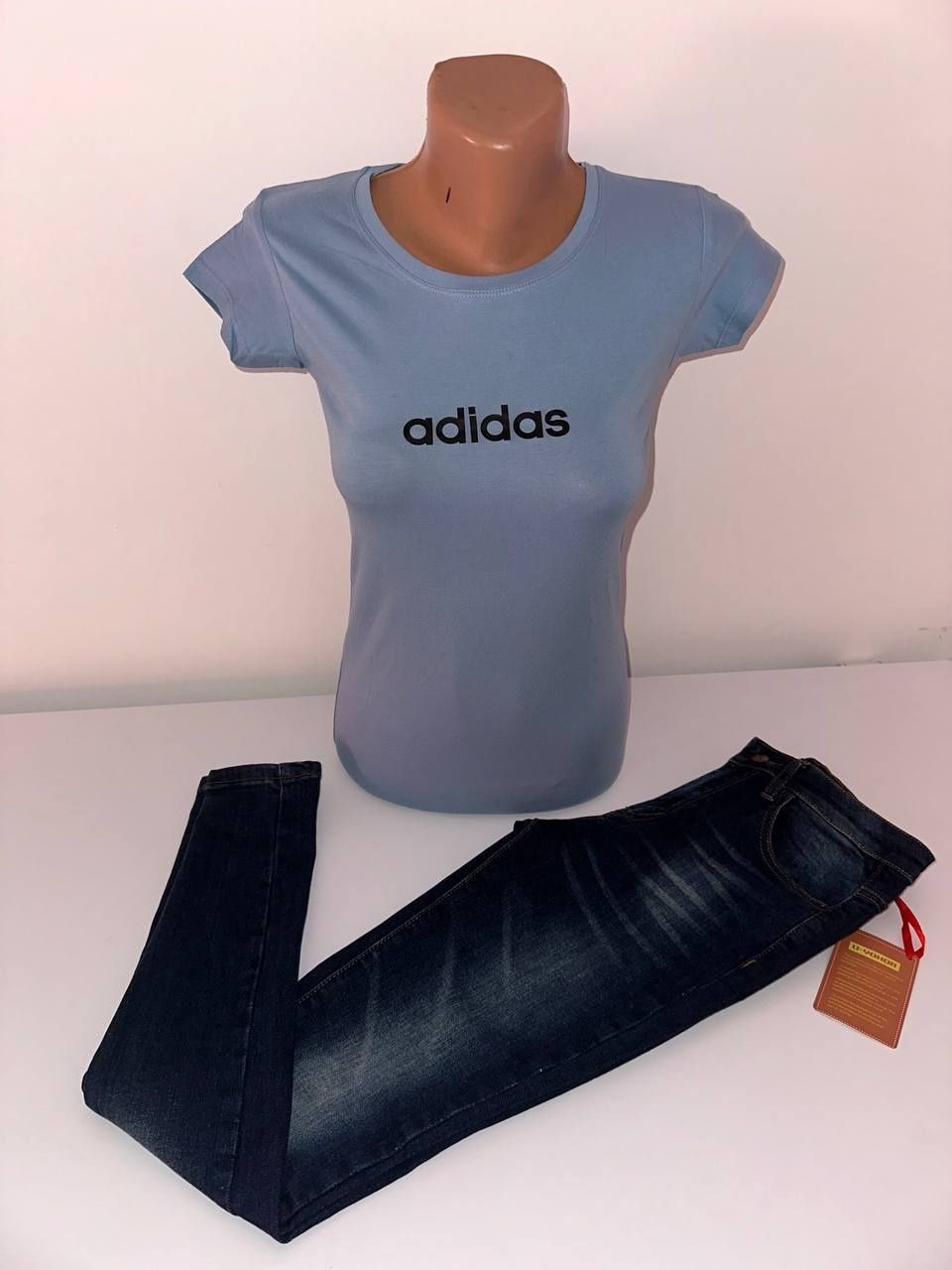 Set damă blugi + tricou