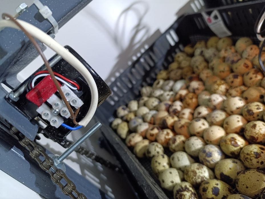 Продам инкубатор.