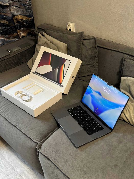 MacBook Pro 16" (2021) — M1 Pro / 16GB / 1TB SSD — Идеальное состояние