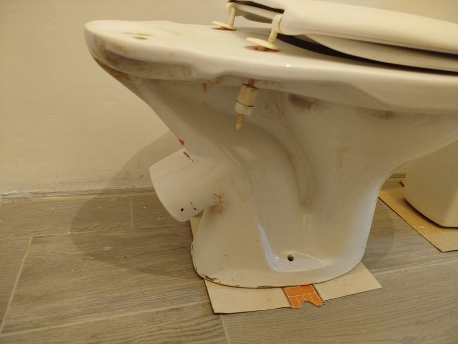 Унитаз б у отмытый