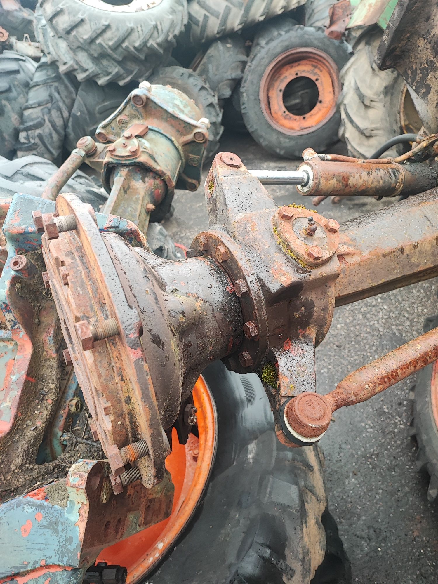 Punte fata tractor fiat 780 dth