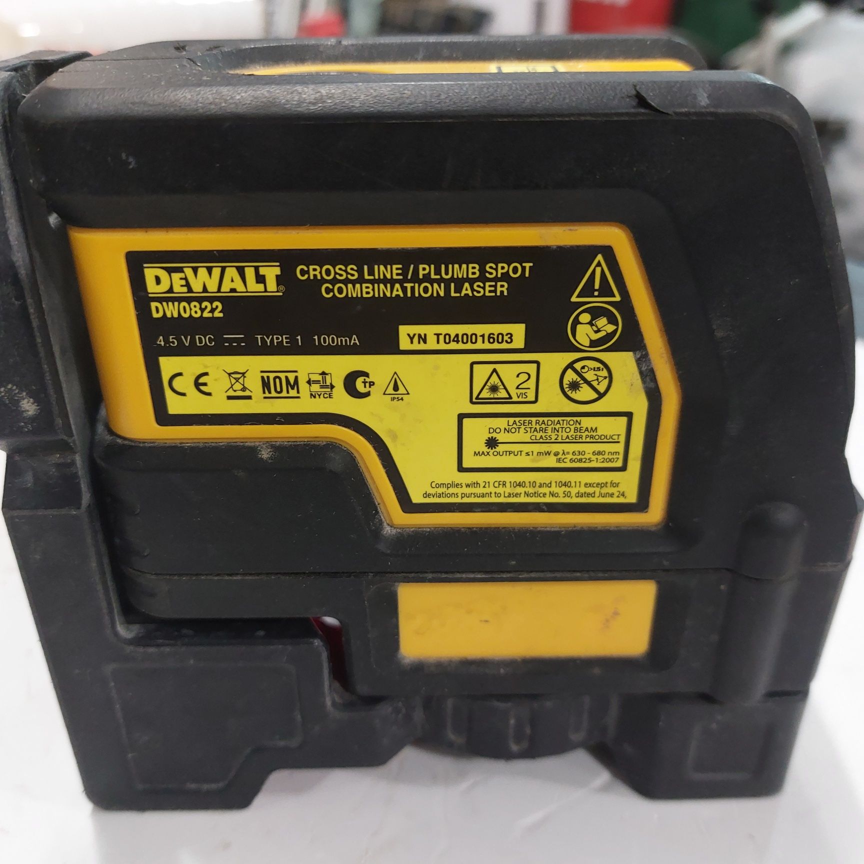 Линеен лазерен нивелир Девалт Dewalt DW0822