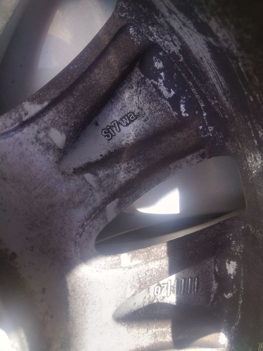 Оригинални джанти 16 цола 7J междуболтово 5×112mm
Подходящи за АUDI A3