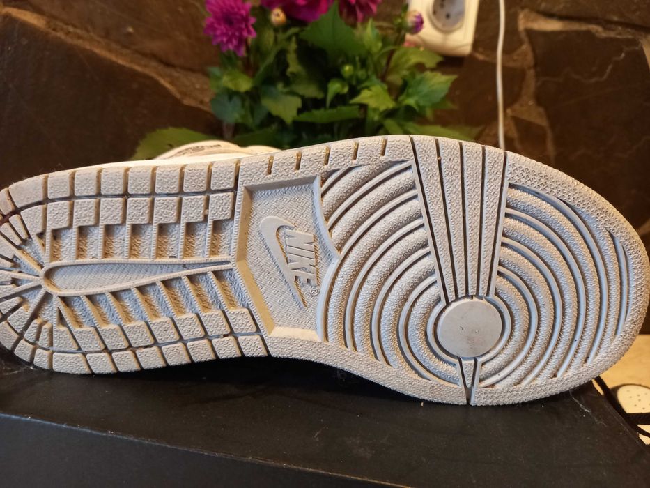 Adidasi jordan impecabili