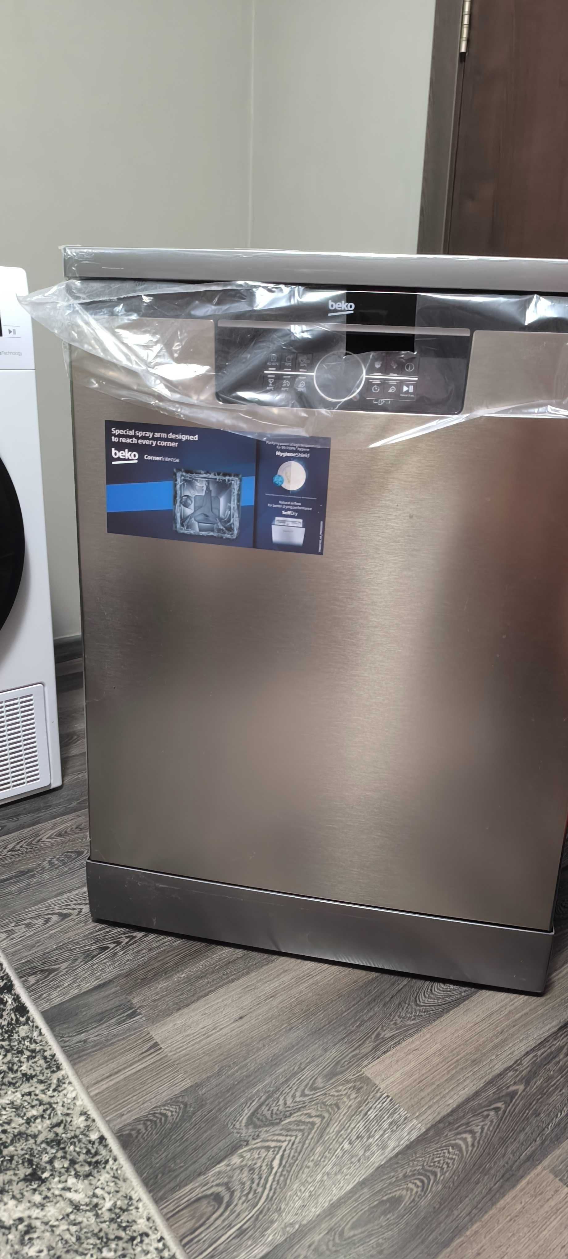 Нова неизползвана съдомиялна BEKO BDFN 26560 XC