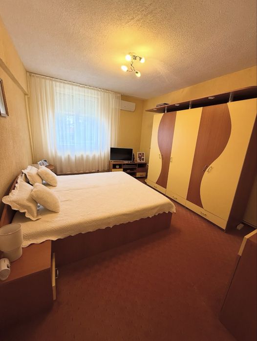 Vand apartament cu 2 camere