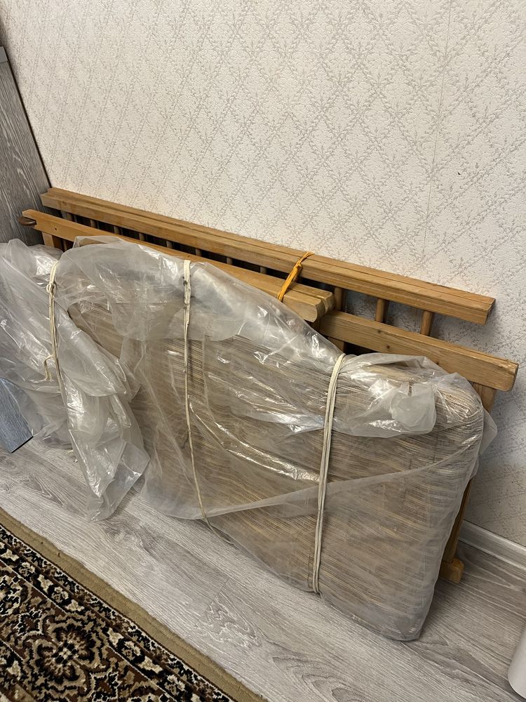 Продается детская кровать с матрасом