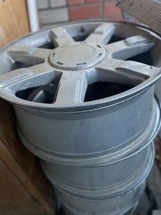 Продам диски с резиной R22 б/у