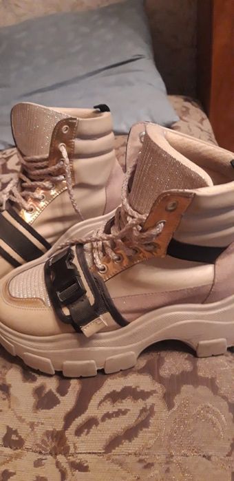 Продам сапоги в отличном состоянии, женские