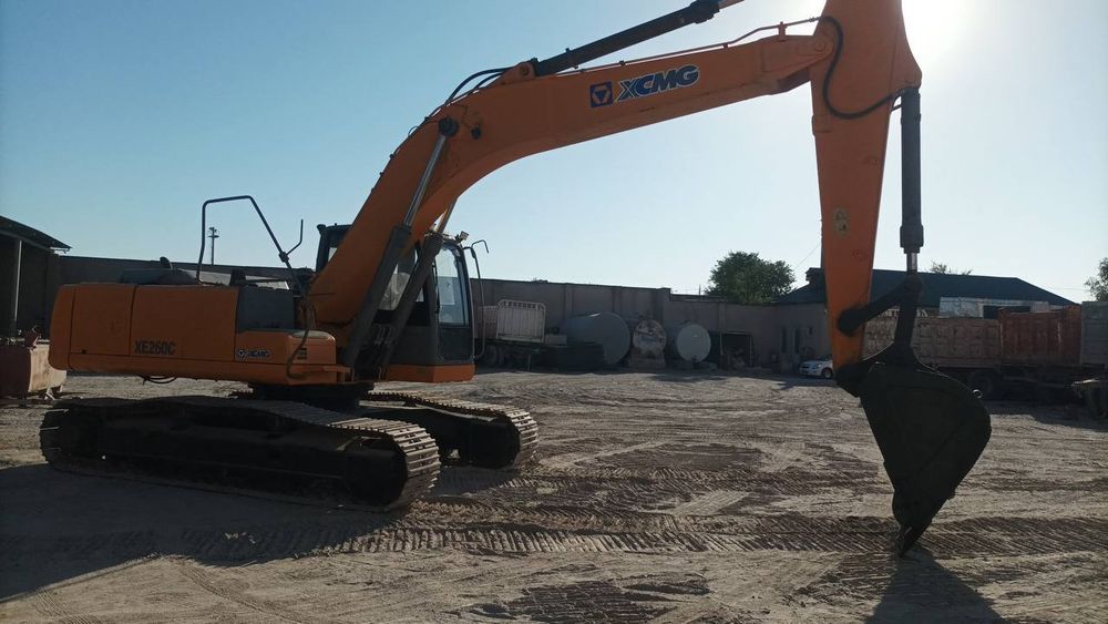 Экскаватор XCMG XE260C