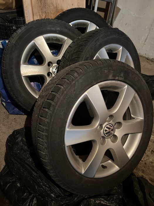 Jante aliaj R15 cu anvelope 195/55 Iarna VW polo