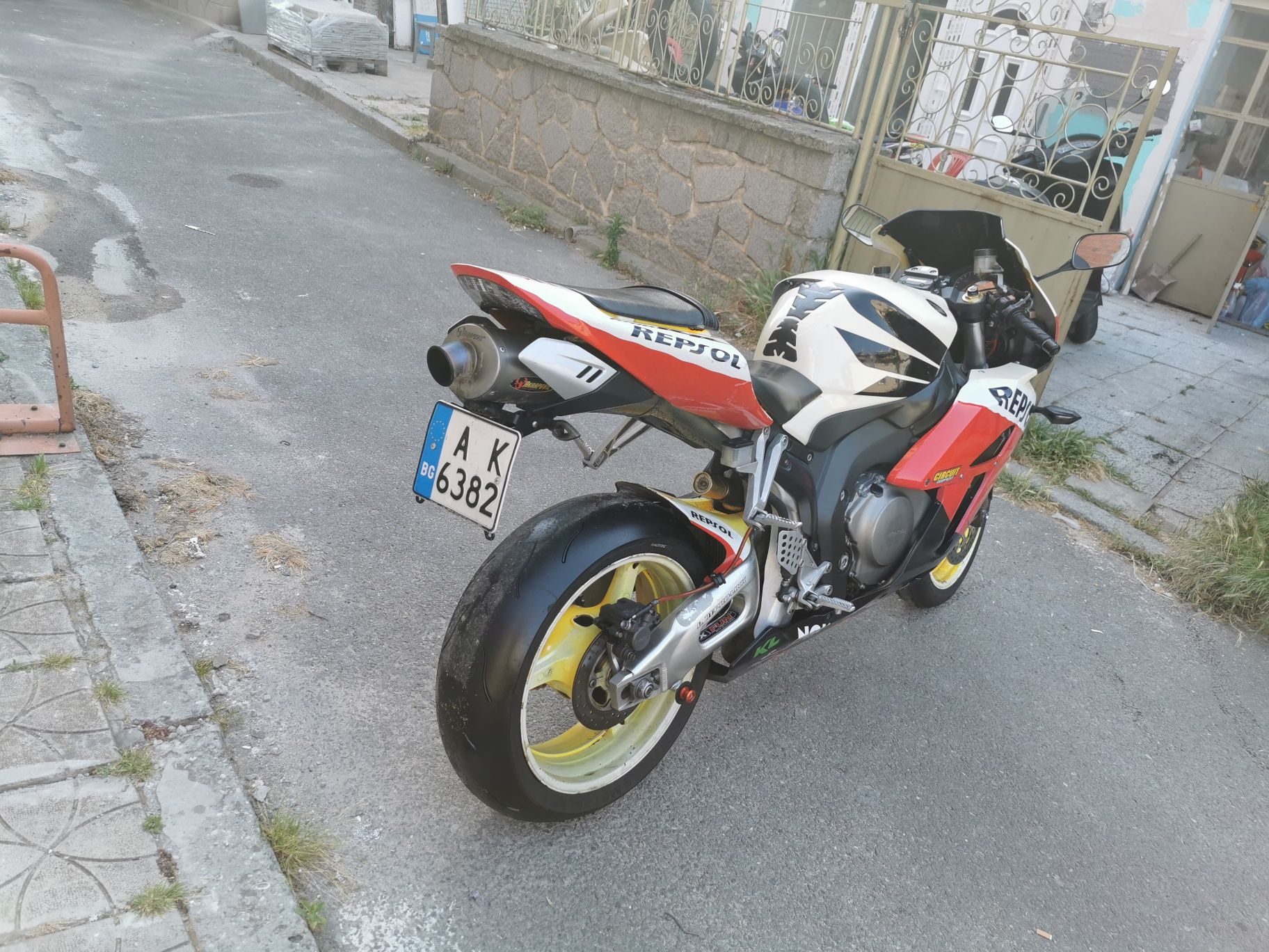 Honda cbr1000rr 2004-2007 на части