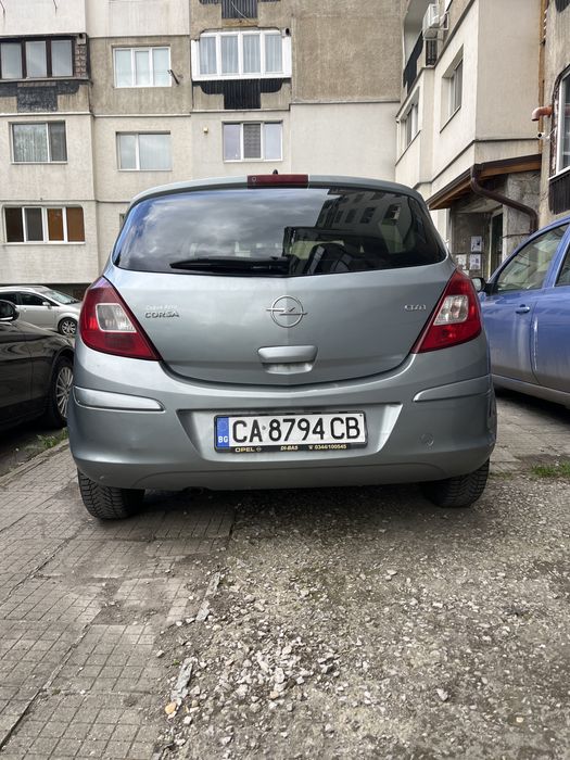 Opel Corsa 2011 година