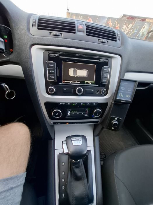 Skoda Octavia an 2011 2.0 diesel automata jenti incalzire totala senzo