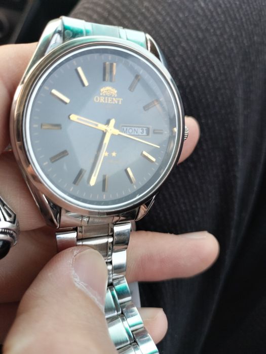 Soat sotiladi! 300000 sum