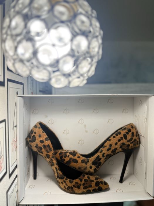 Обувки на ток+подарък=ТОП оферта!