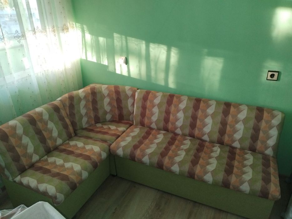 Ъглов диван за хол